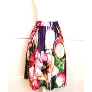 ⛔️LAST CALL!!⛔️NWOT | Beautiful tulip 🌷 full skirt